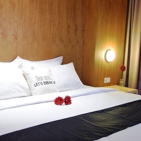 Ekon Hotel Jogjakarta Buitenkant foto