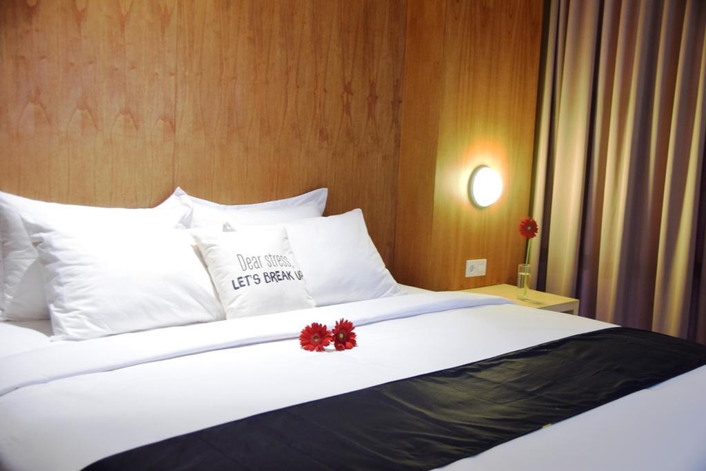 Ekon Hotel Jogjakarta Buitenkant foto